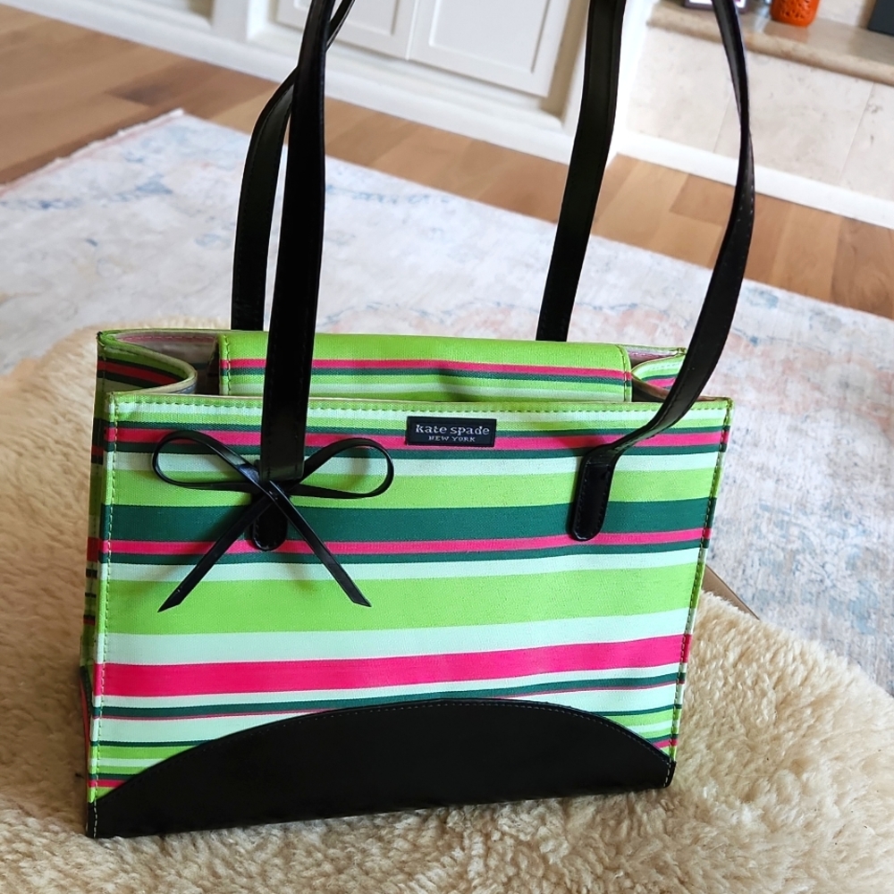 Adorable NWOT Kate Spade Striped Tote with Bow 🩷💚🖤